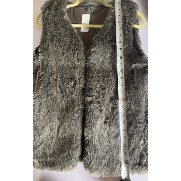 NWT Eddie Bauer Outlet Faux Fur Women's Small (S) Vest, Hook & Eye Closure, Cozy - Picture 10 of 10